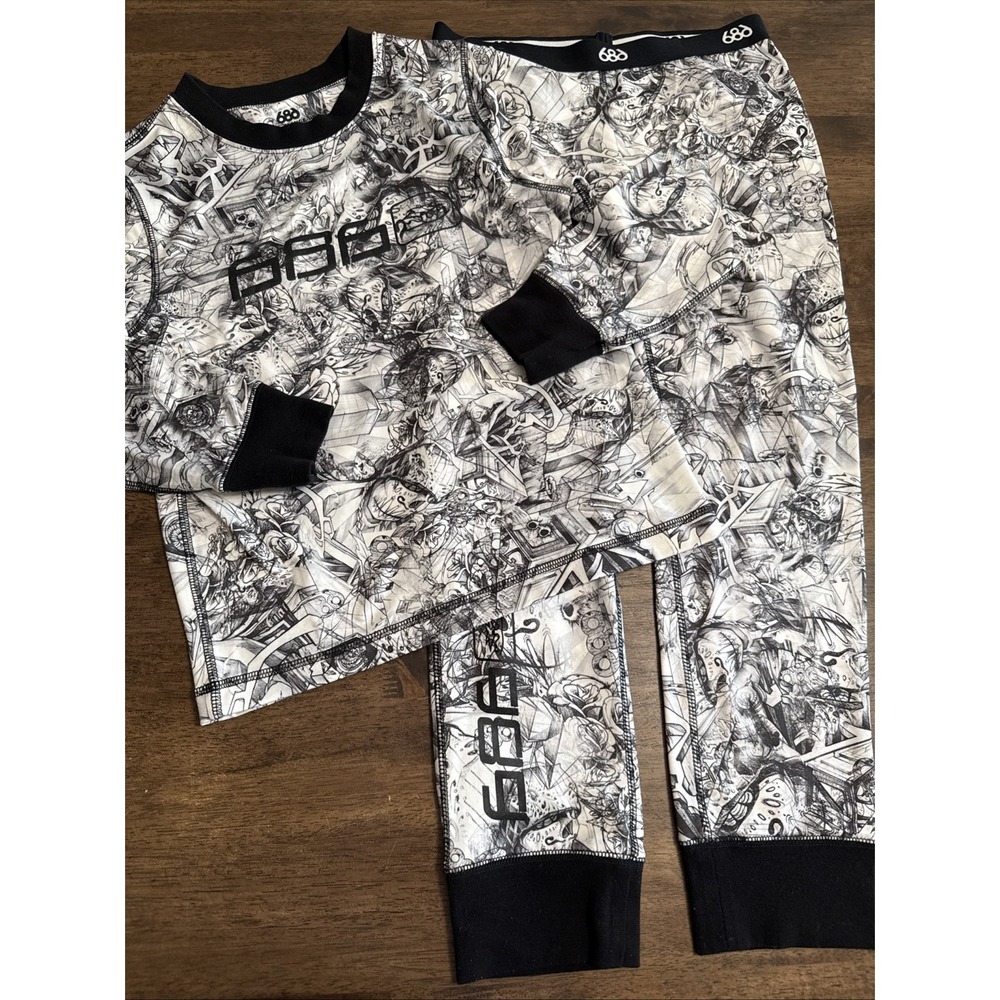 686 Boys Medium Base Layer Set Top & Bottoms Black White Comic Print M 2pc Set